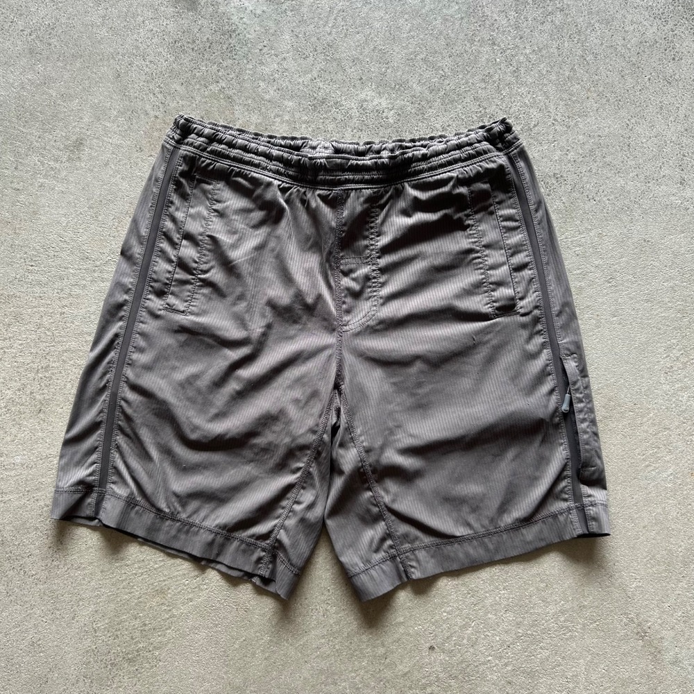 Lululemon Pace Breaker Shorts Mens Medium Gray Athletic Running Lined Workout